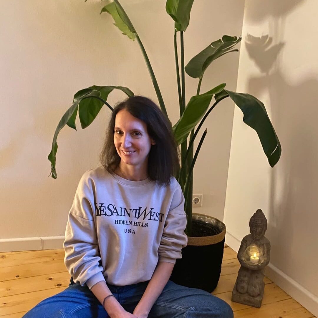Nicole I Yogato Yogastudio I Yogalehrerin