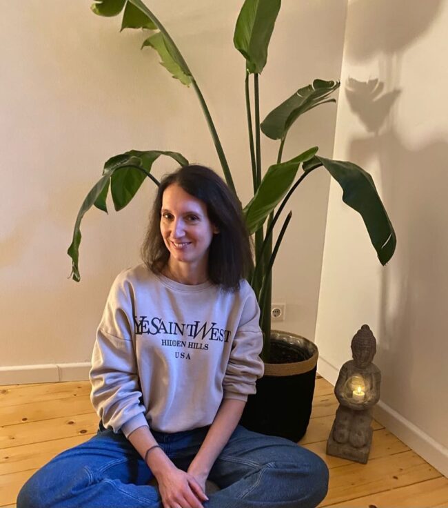 Nicole I Yogato Yogastudio I Yogalehrerin